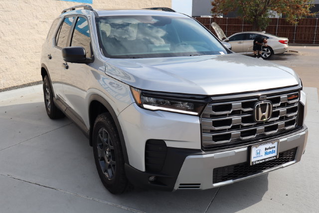 New 2026 Honda Pilot TrailSport image 3