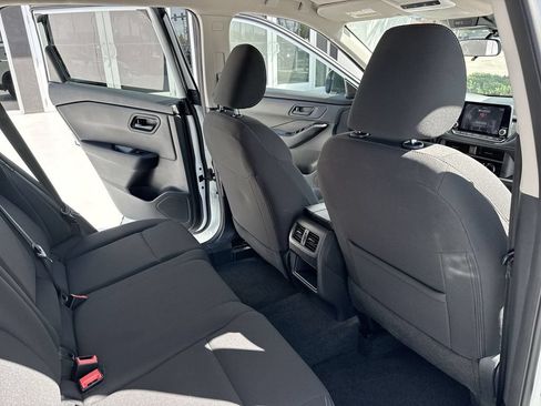 Used 2024 Nissan Rogue S AWD/4WD image 33