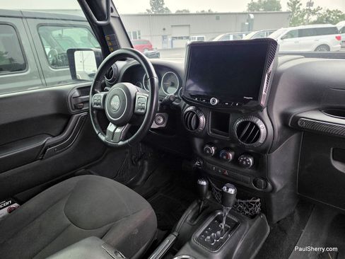 Used 2016 Jeep Wrangler Unlimited Sport w/ Connectivity Group AWD/4WD image 3