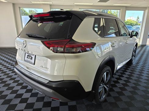 Used 2021 Nissan Rogue SL w/ Premium Package AWD/4WD image 3