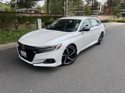 Used 2021 Honda Accord Sport Special Edition image 2