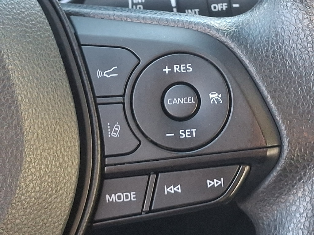 Used 2024 Toyota RAV4 XLE AWD/4WD image 22
