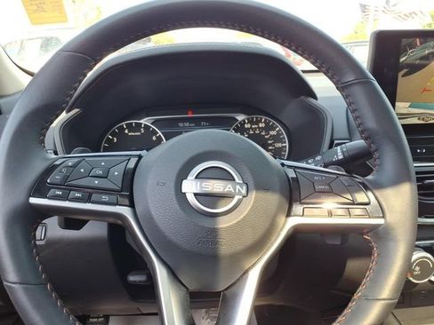 Used 2023 Nissan Altima 2.5 SR w/ SR Premium Package FWD image 23