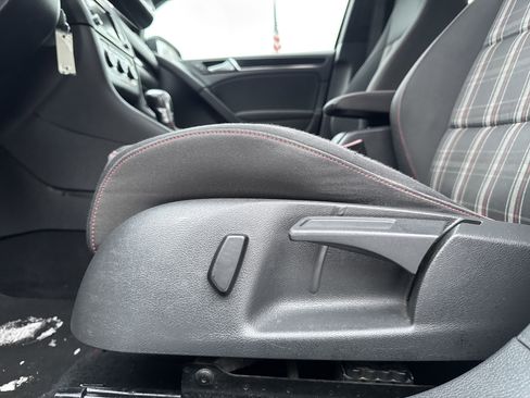 Used 2012 Volkswagen GTI image 15