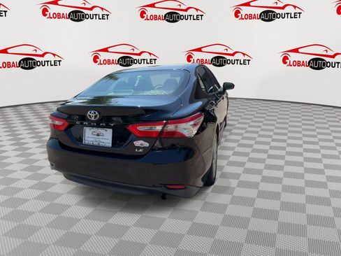 Used 2018 Toyota Camry LE FWD image 7