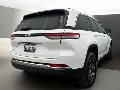 Used 2022 Jeep Grand Cherokee Limited 4xe w/ Luxury Tech Group II image 17