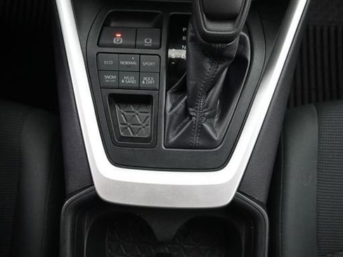 Used 2019 Toyota RAV4 LE w/ All Weather Liner Package AWD/4WD image 20