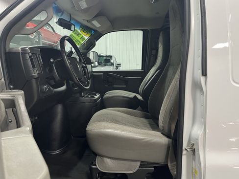 Certified 2021 Chevrolet Express 3500 Extended w/ Driver Convenience Package RWD image 9