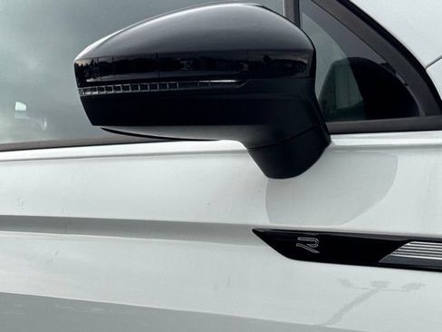 Used 2022 Volkswagen Tiguan SE R-Line AWD/4WD image 6