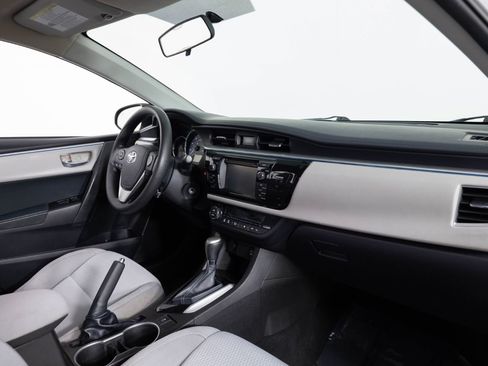 Used 2015 Toyota Corolla LE image 25
