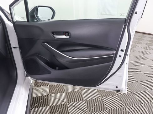 Used 2025 Toyota Corolla SE w/ SE Premium Package image 23