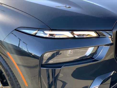 Used 2026 BMW X7 xDrive40i w/ M Sport Package image 25