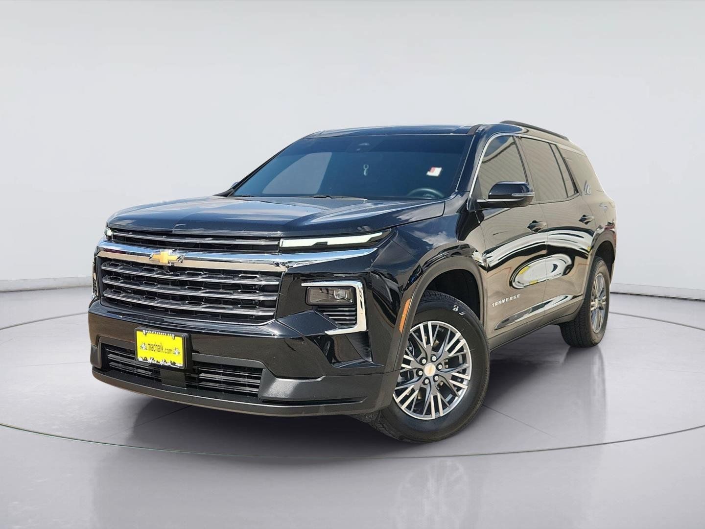 Certified 2025 Chevrolet Traverse LT FWD image 1