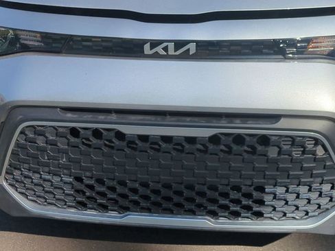 Used 2023 Kia Soul LX FWD image 24