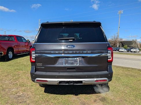 Used 2024 Ford Expedition Limited image 4