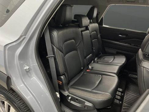 Used 2022 Nissan Pathfinder SL image 31