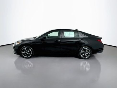 Used 2023 Hyundai Elantra SEL w/ Convenience Package FWD image 5