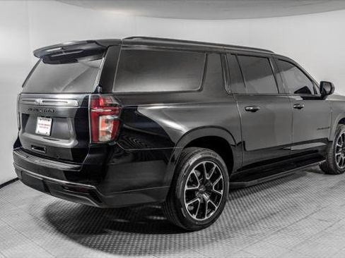 Used 2021 Chevrolet Suburban RST AWD/4WD image 8