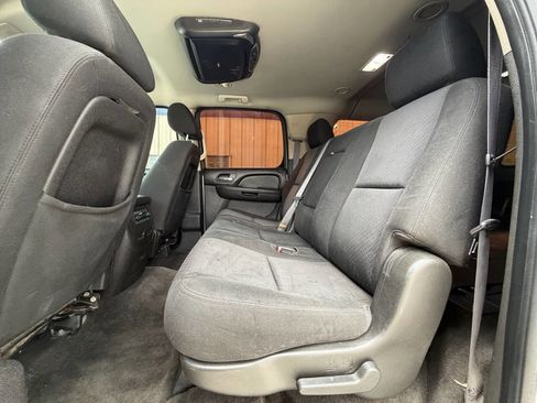 Used 2011 GMC Yukon XL SLE image 25