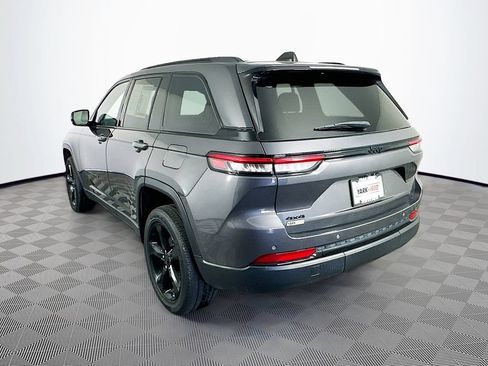 Certified 2023 Jeep Grand Cherokee Altitude AWD/4WD image 8