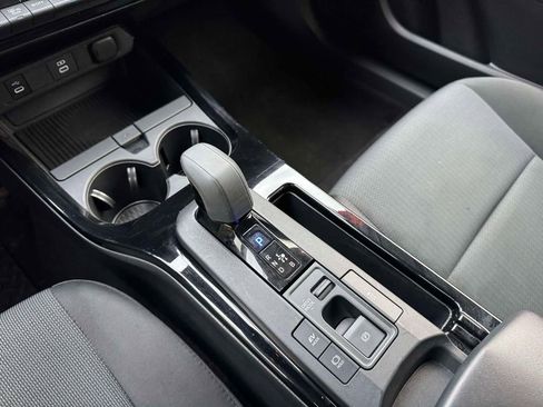 Used 2024 Toyota Prius LE image 28