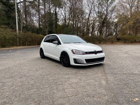 Used 2015 Volkswagen GTI S image 3