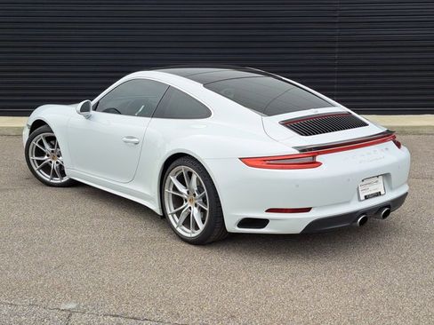Certified 2017 Porsche 911 Carrera 4 image 3