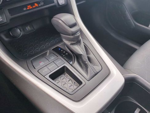 Used 2024 Toyota RAV4 XLE FWD image 15