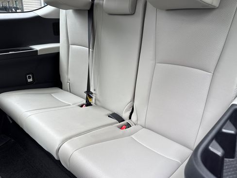 Used 2024 Toyota Grand Highlander AWD image 15
