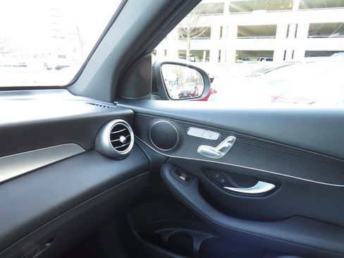 Used 2021 Mercedes-Benz GLC 300 4MATIC image 15