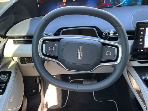 New 2026 Lincoln Nautilus Reserve image 21