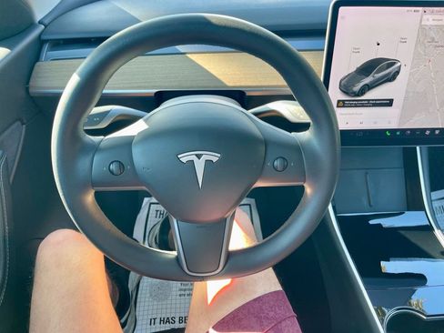 Used 2020 Tesla Model Y Long Range image 13