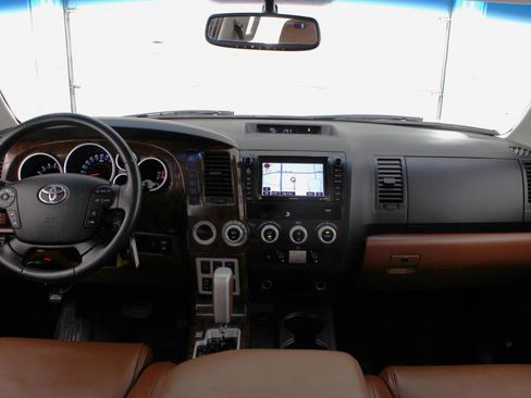 Used 2008 Toyota Sequoia Platinum image 54