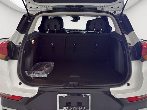 Used 2023 Buick Encore GX Preferred w/ Cold Weather Comfort Package FWD image 7