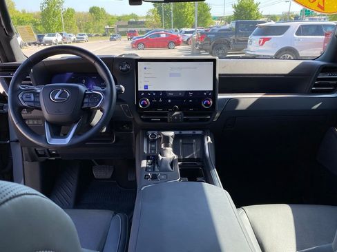 Used 2024 Lexus GX 550 w/ Accessory Package (2T) AWD/4WD image 30