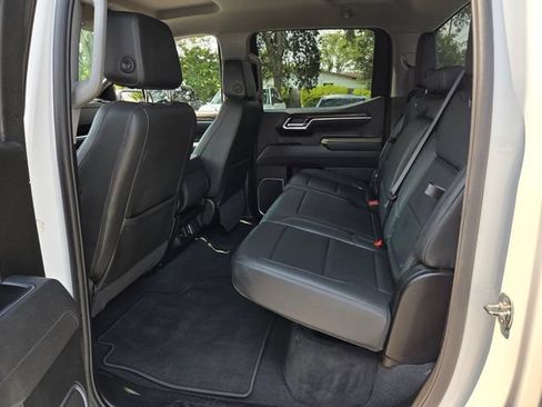 Used 2025 GMC Sierra 1500 SLT AWD/4WD image 13