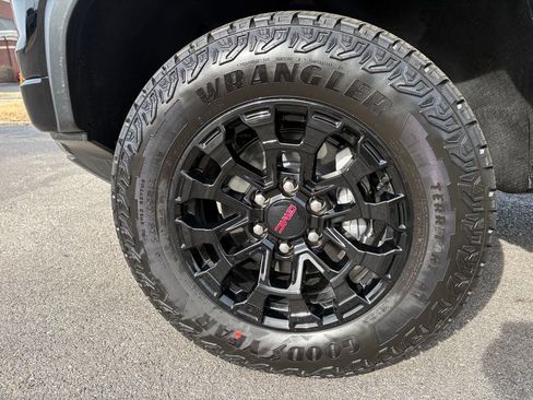 New 2026 GMC Canyon Elevation image 10