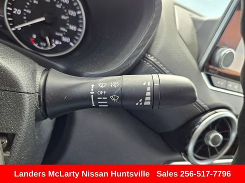 Used 2025 Nissan Sentra SV FWD image 22