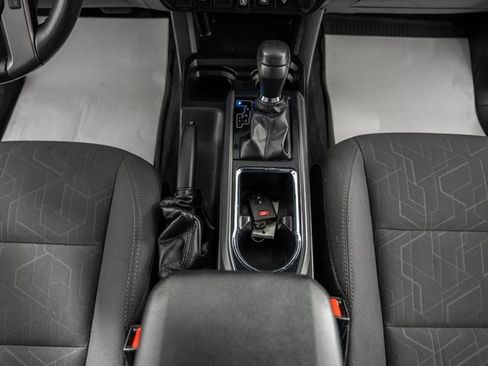 Used 2019 Toyota Tacoma TRD Off-Road image 28