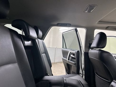 Used 2022 Toyota 4Runner SR5 Premium w/ Moonroof Package AWD/4WD image 25