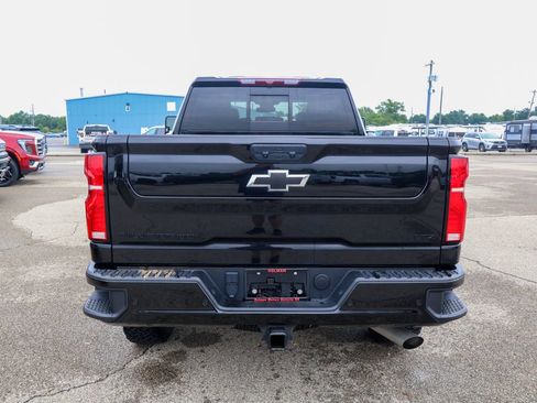 Used 2025 Chevrolet Silverado 2500 LTZ w/ Trail Boss Package AWD/4WD image 4