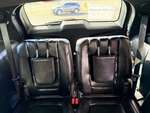 Used 2018 Ford Explorer Sport image 18