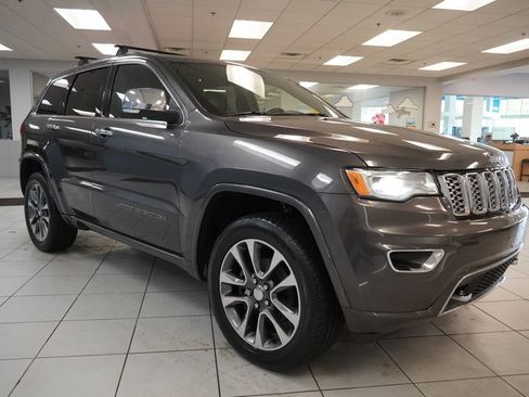 Used 2018 Jeep Grand Cherokee Overland AWD/4WD image 17