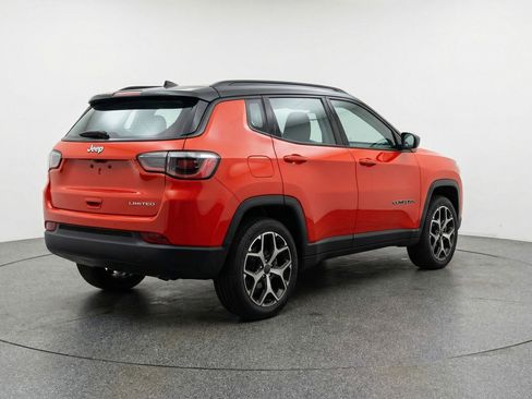 Used 2025 Jeep Compass Limited image 7