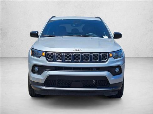 Used 2025 Jeep Compass Latitude w/ Altitude Special Edition AWD/4WD image 2