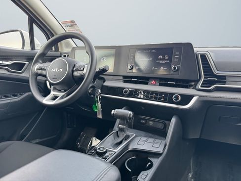 Used 2024 Kia Sportage LX image 14