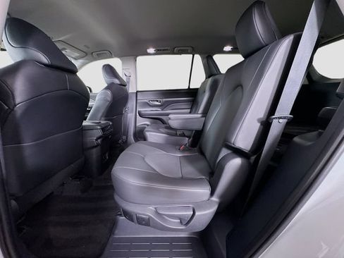 Certified 2024 Toyota Grand Highlander AWD image 26