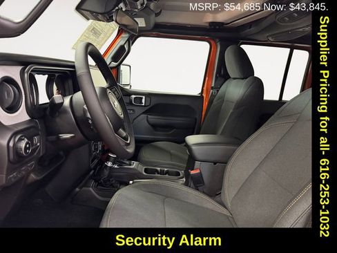 New 2025 Jeep Gladiator Sport image 6