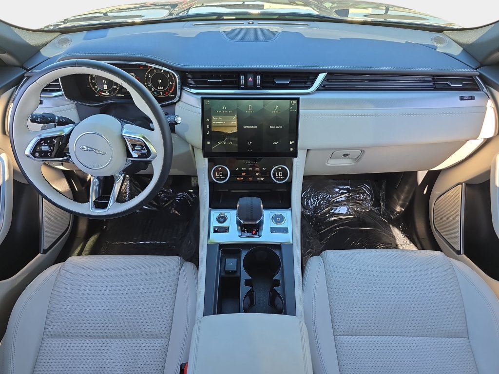 Used 2025 Jaguar F-PACE R-Dynamic S AWD/4WD image 9