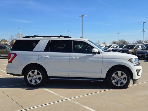 Used 2021 Ford Expedition XLT image 7